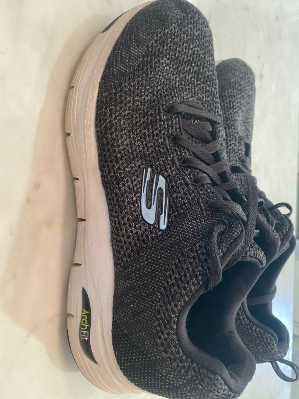 Skechers Arch Fit Men's size 12 Black and Gray Knit Lace-Up Athletic Sneakers
